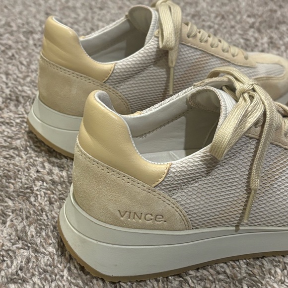Vince Sneakers EXCELLENT CONDITION size 7 - Picture 3 of 7